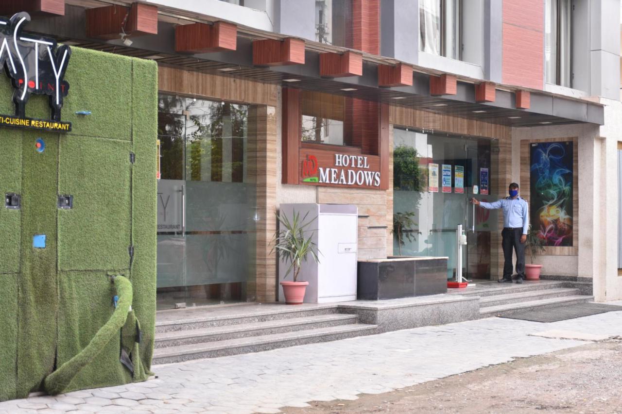 Hotel Meadows Varanasi Ngoại thất bức ảnh