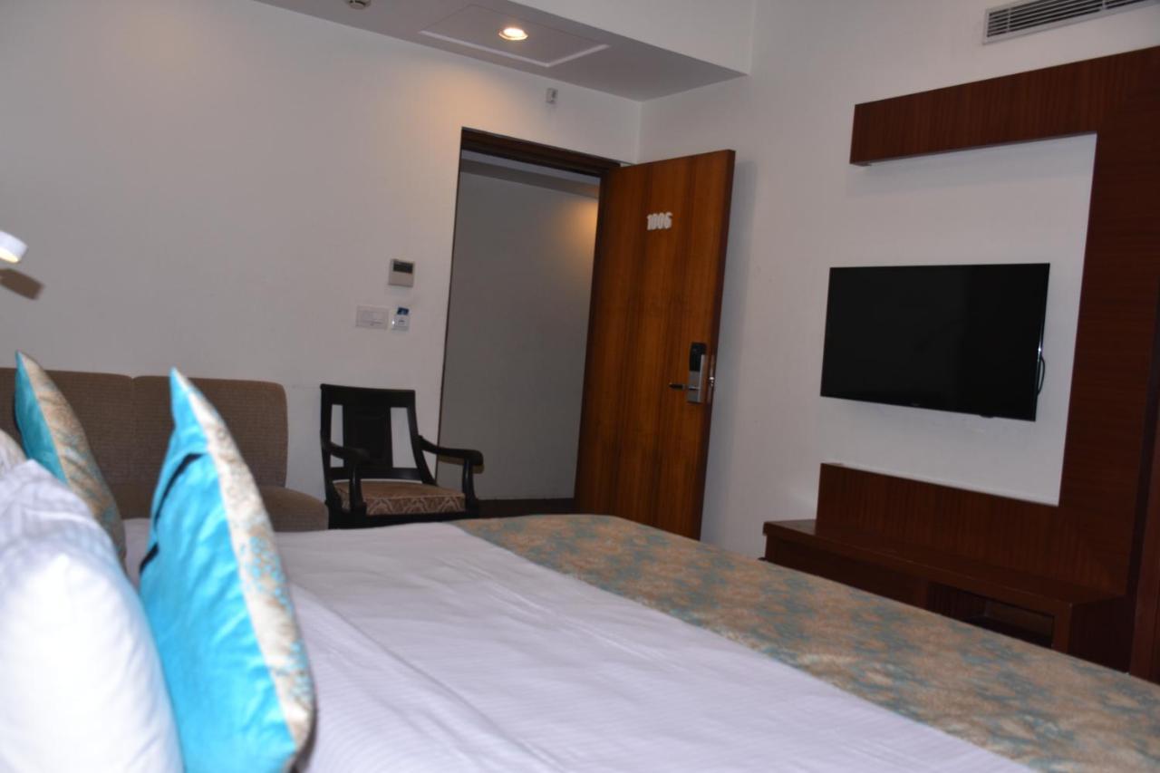 Hotel Meadows Varanasi Ngoại thất bức ảnh