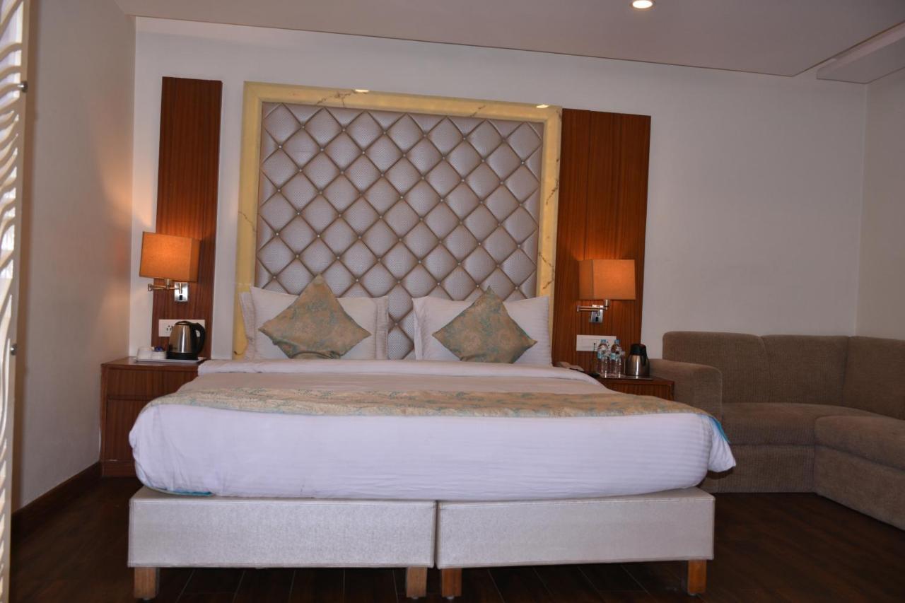 Hotel Meadows Varanasi Ngoại thất bức ảnh