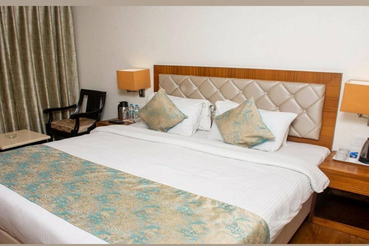 Hotel Meadows Varanasi Ngoại thất bức ảnh