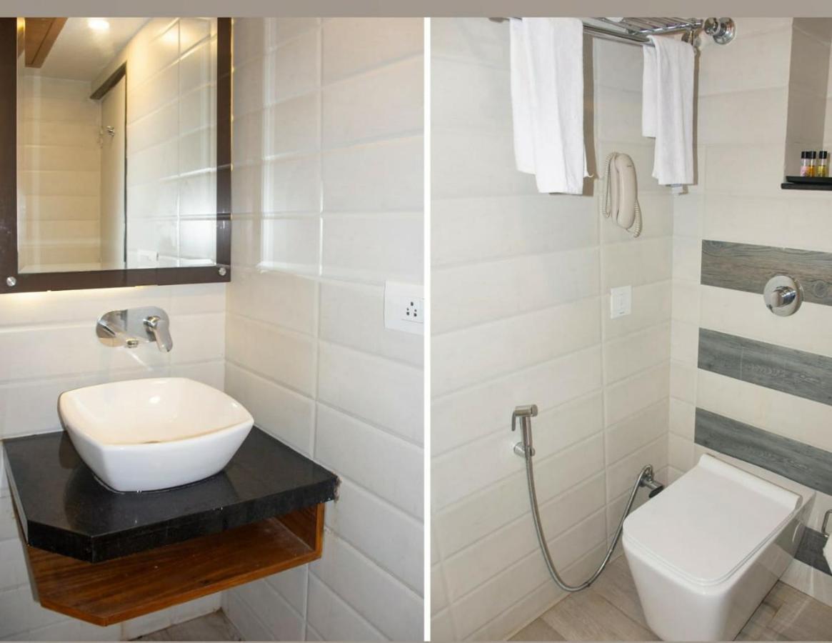 Hotel Meadows Varanasi Ngoại thất bức ảnh