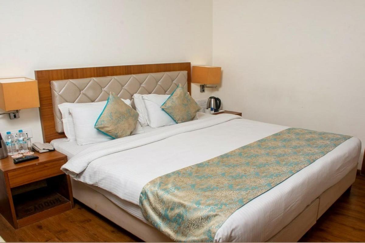 Hotel Meadows Varanasi Ngoại thất bức ảnh