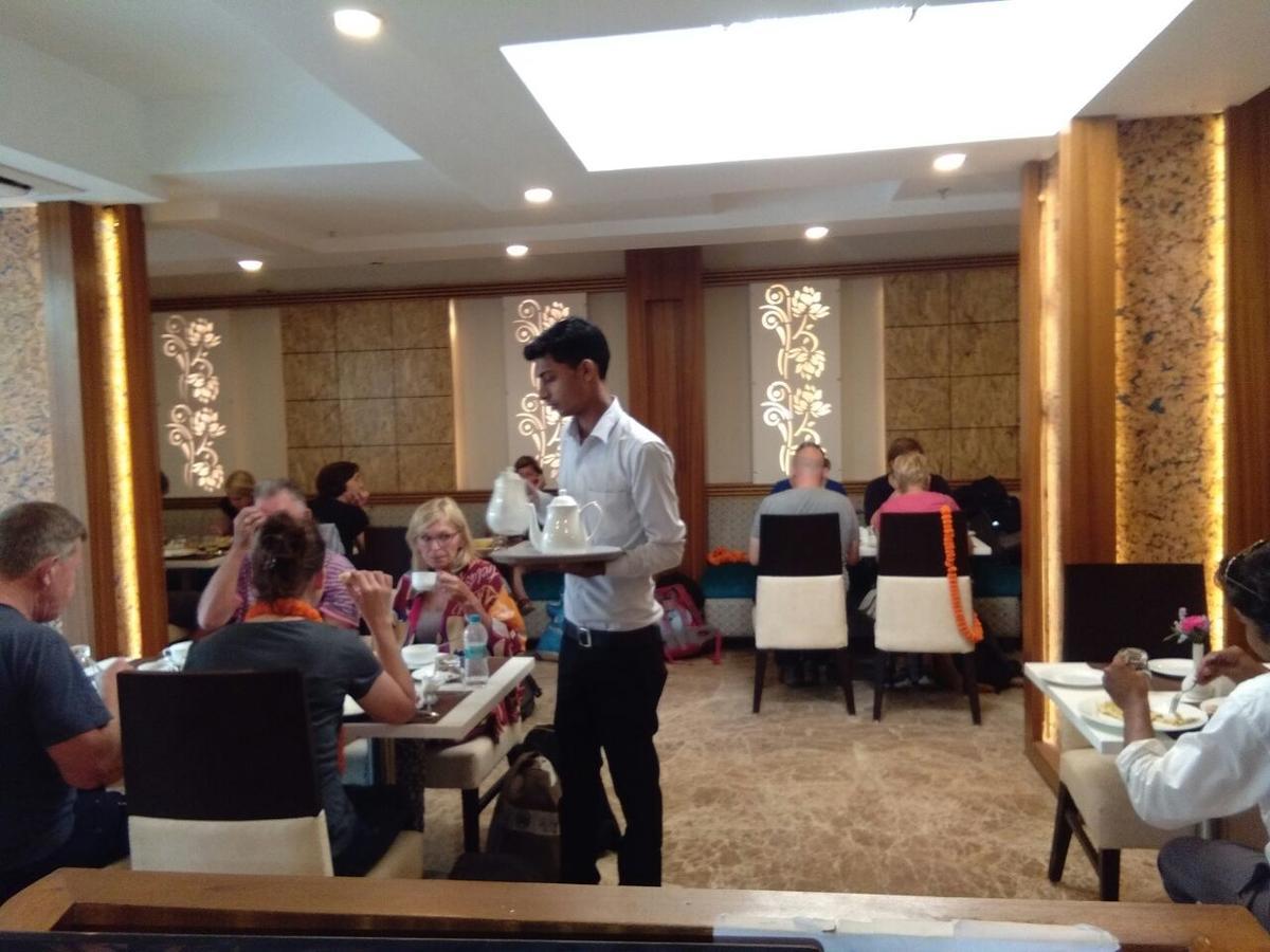 Hotel Meadows Varanasi Ngoại thất bức ảnh