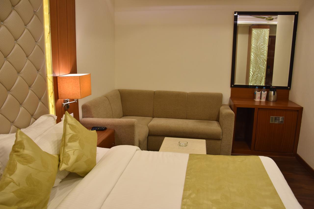 Hotel Meadows Varanasi Ngoại thất bức ảnh