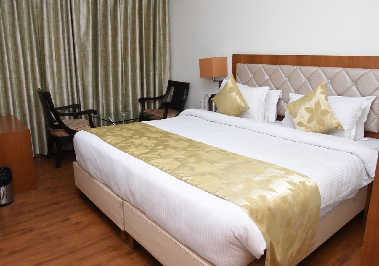 Hotel Meadows Varanasi Ngoại thất bức ảnh