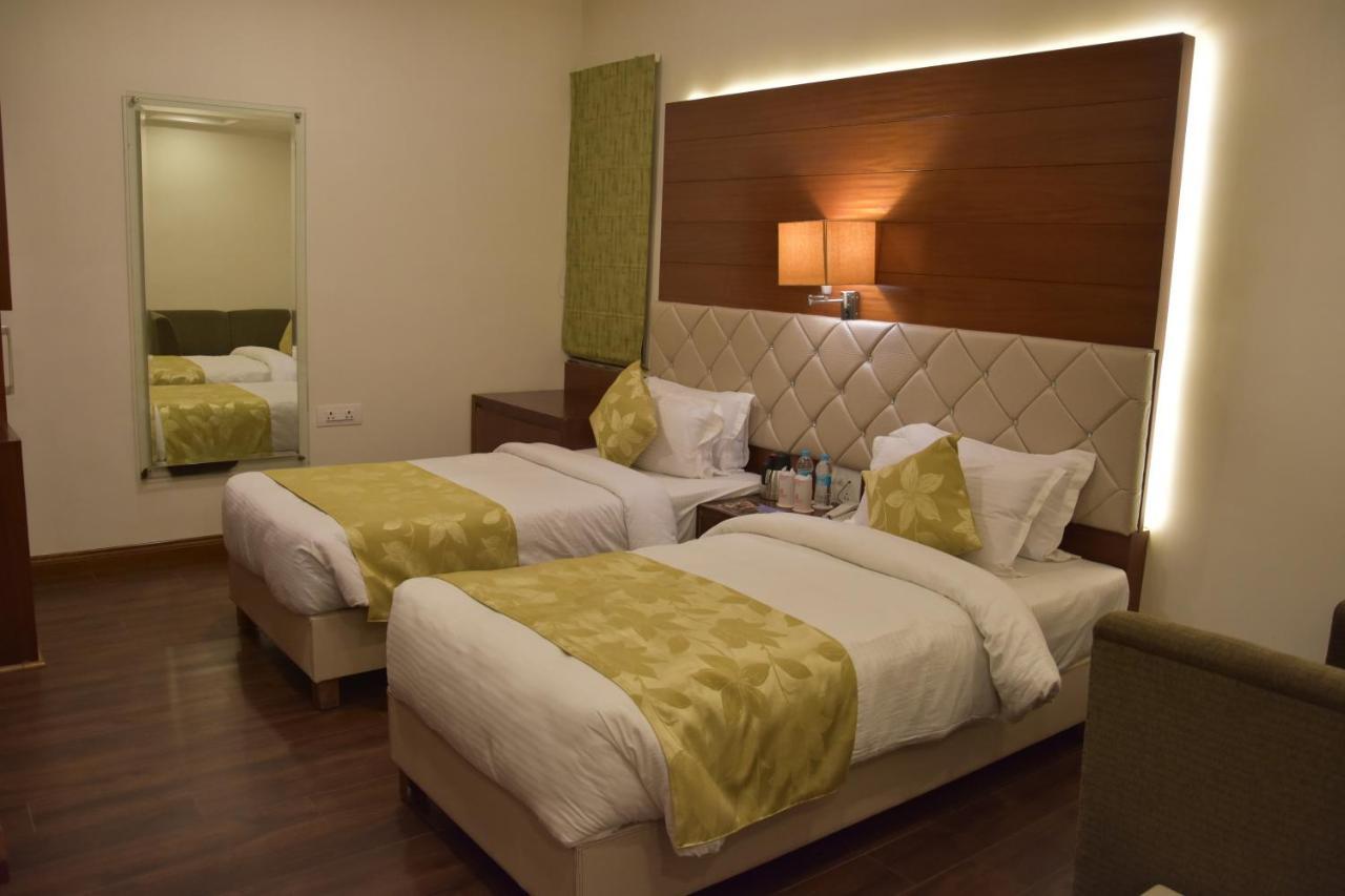 Hotel Meadows Varanasi Ngoại thất bức ảnh