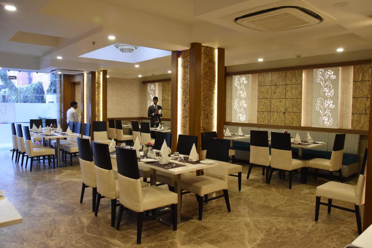 Hotel Meadows Varanasi Ngoại thất bức ảnh